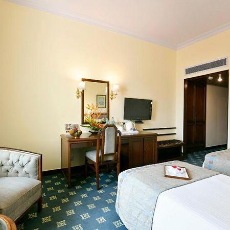 Peerless Hotel Kolkata Luaran gambar