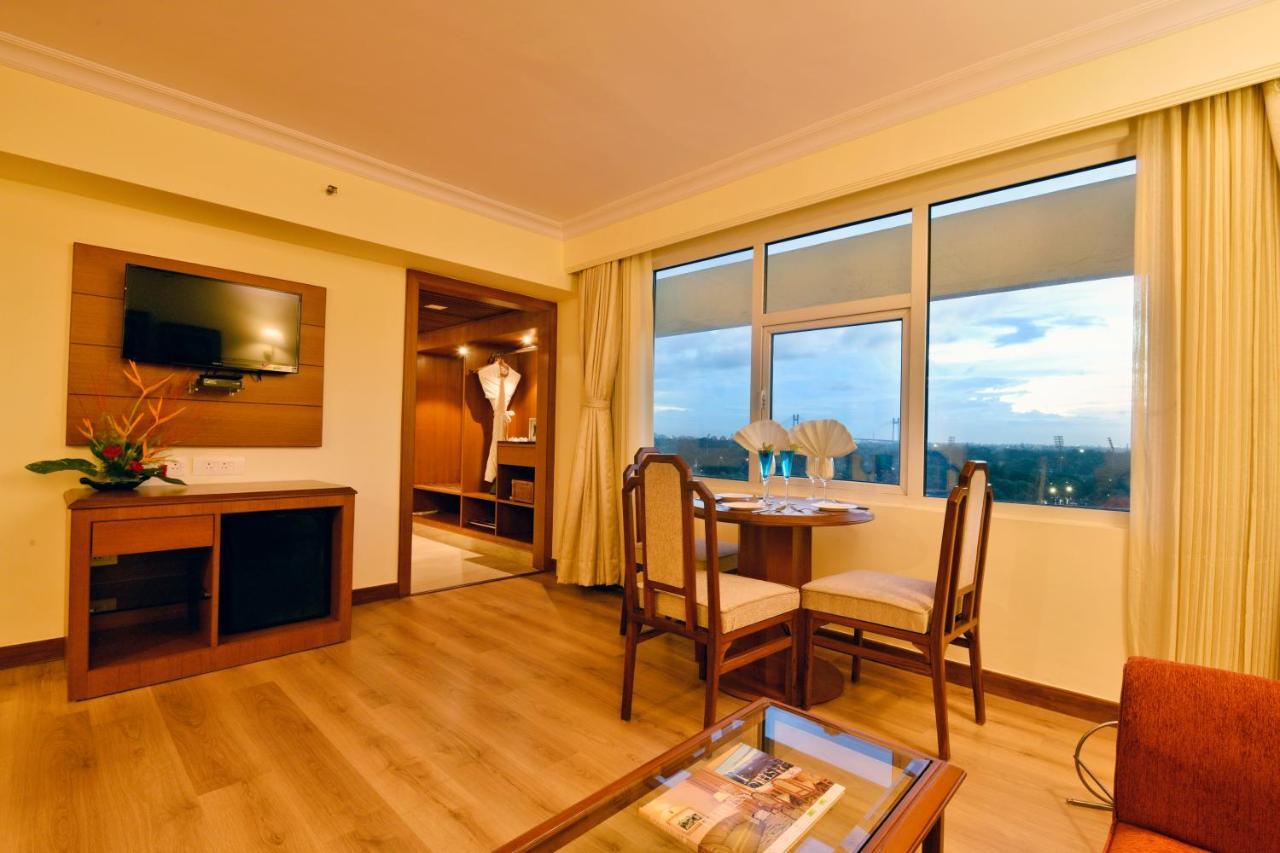 Peerless Hotel Kolkata Luaran gambar