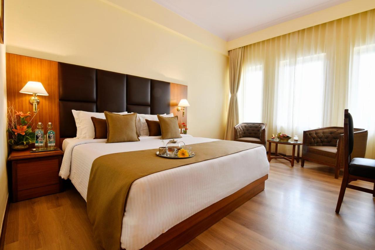 Peerless Hotel Kolkata Luaran gambar