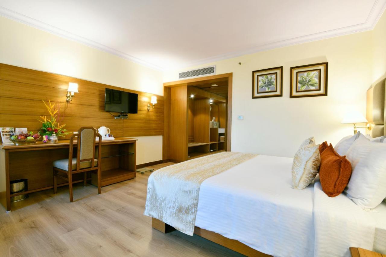 Peerless Hotel Kolkata Luaran gambar
